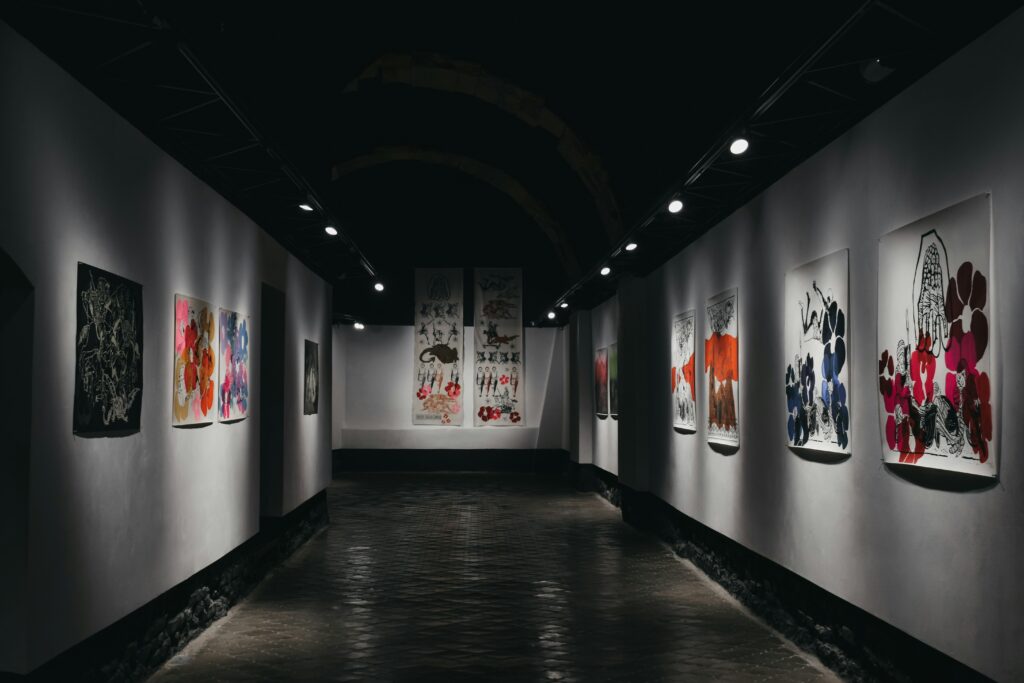 image of an art gallery